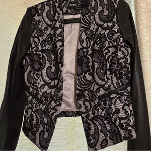 XOXO Black blazer NWT size medium